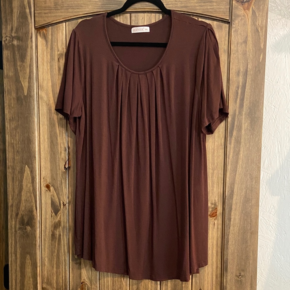 Maner Rich Chocolate Short Sleeve Top